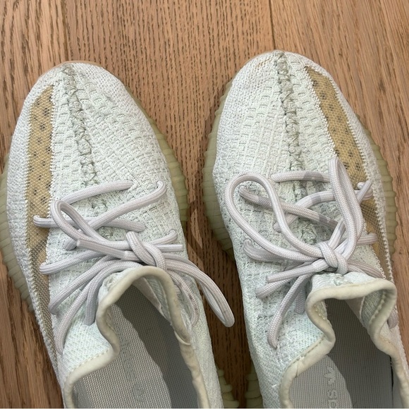 Yeezy Boost 350 v2 Hyperspace main image 11
